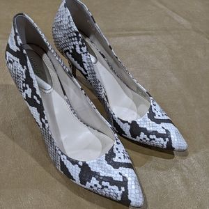 Snakeskin Alfani heels